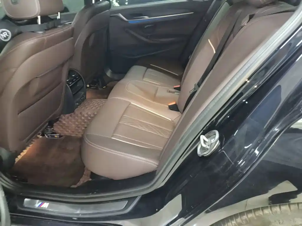 BMW 5 Series New Energy — фото 17