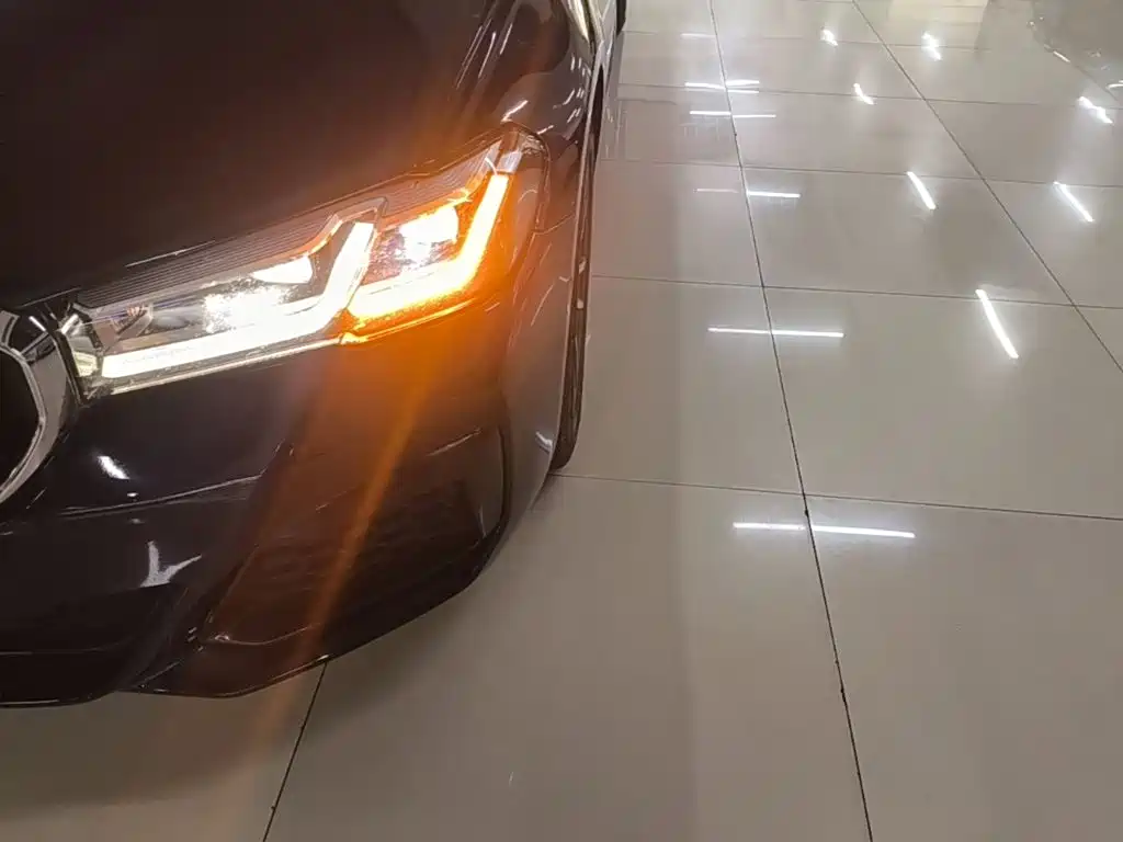 BMW 5 Series New Energy — фото 24