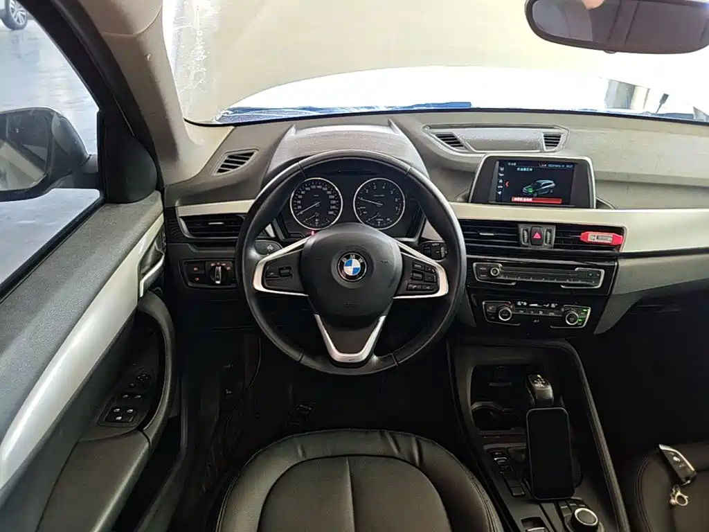 BMW X1 — фото 11