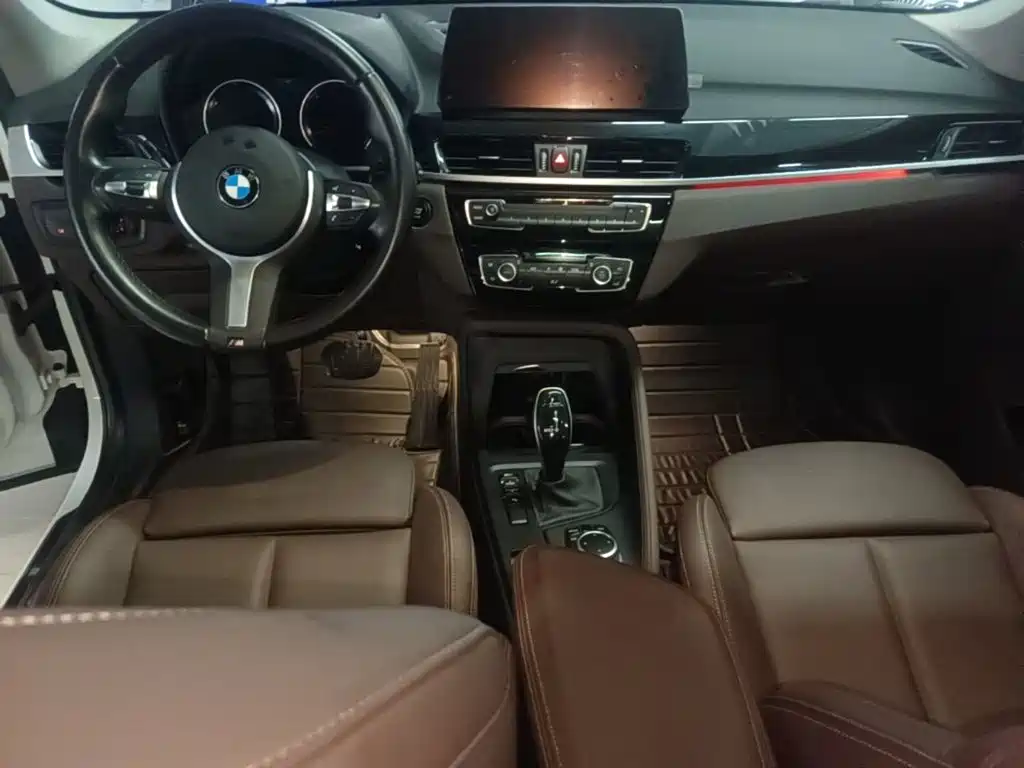 BMW X1 — фото 10