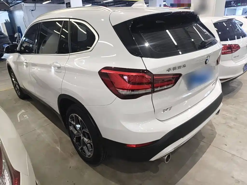 BMW X1 — фото 5