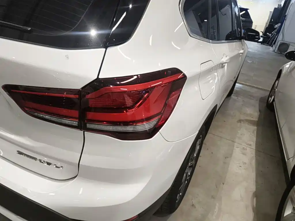 BMW X1 — фото 8