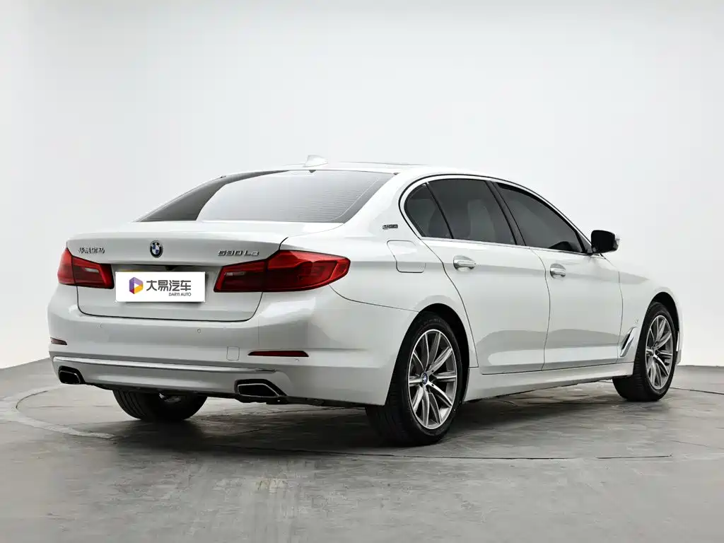 BMW 5 Series New Energy — фото 3