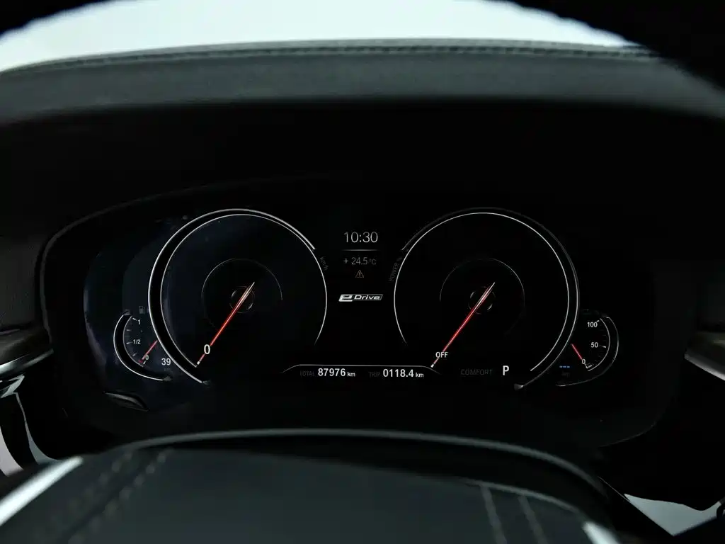 BMW 5 Series New Energy — фото 9