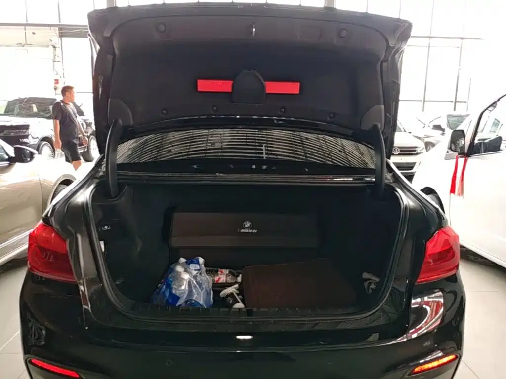 BMW 5 Series — фото 19