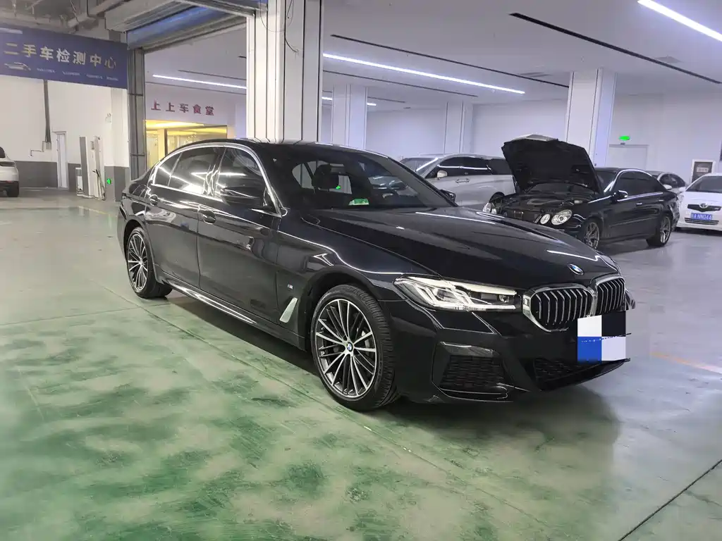BMW 5 Series — фото 2