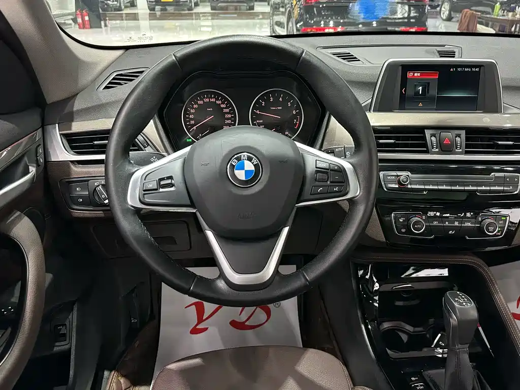 BMW X1 — фото 10