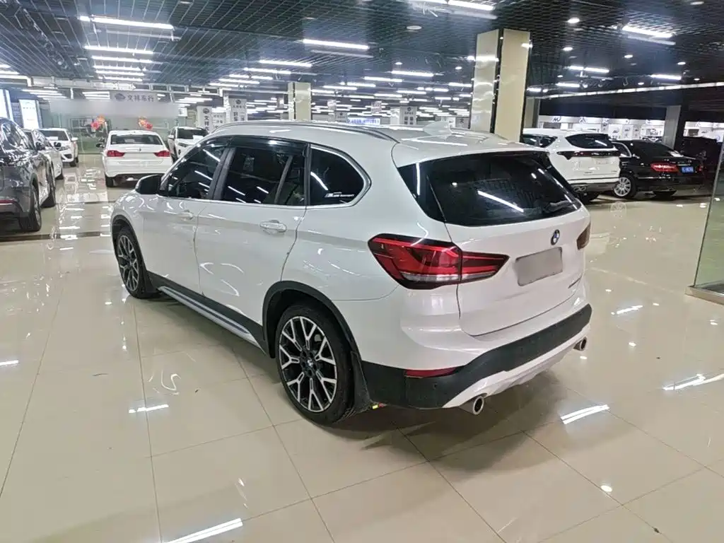 BMW X1 — фото 5