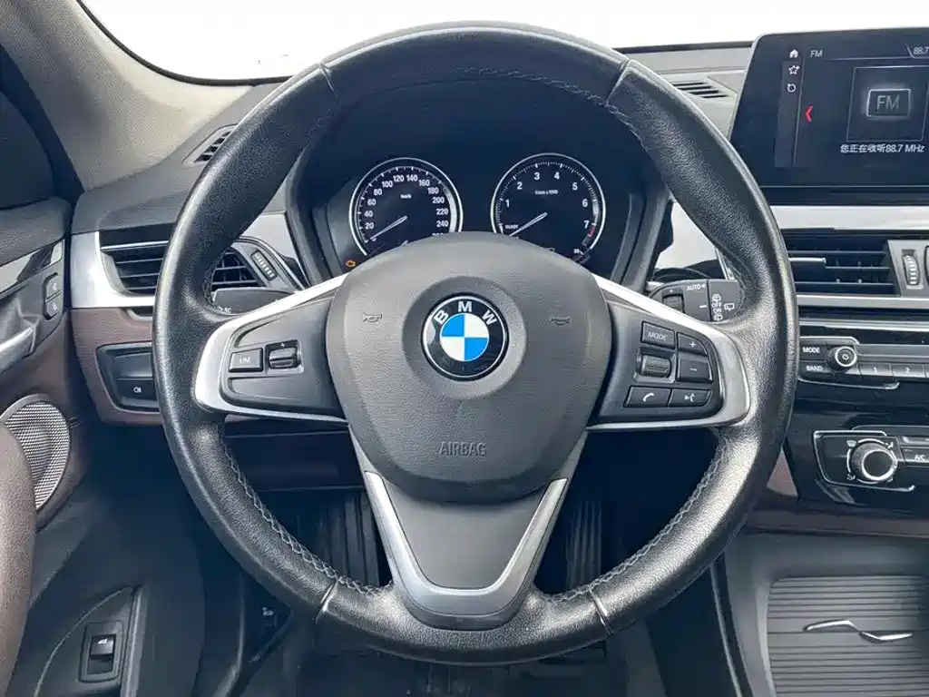 BMW X1 — фото 4