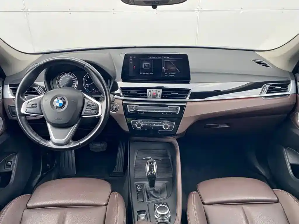 BMW X1 — фото 8