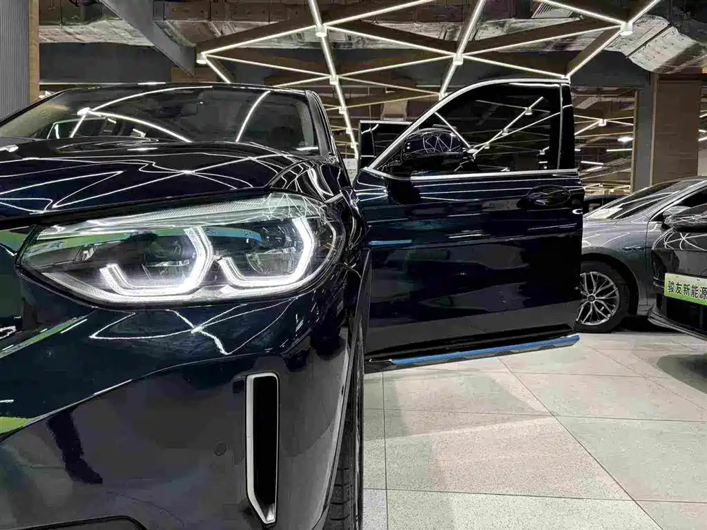 BMW iX3 — фото 13