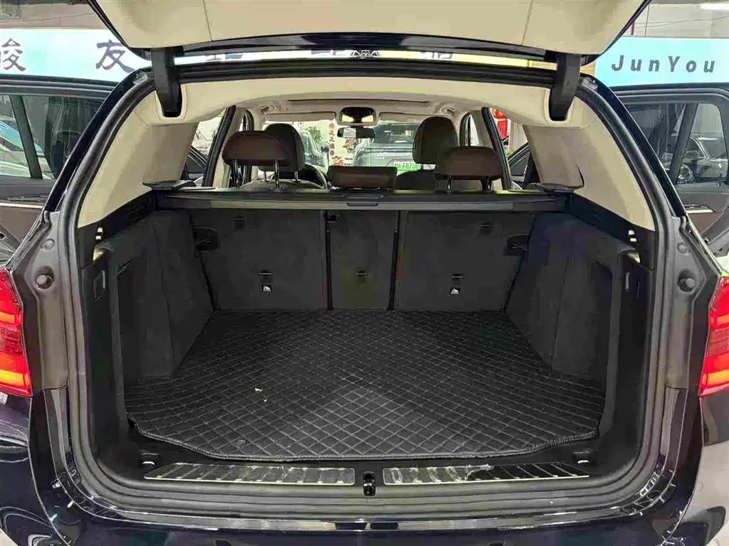 BMW iX3 — фото 17