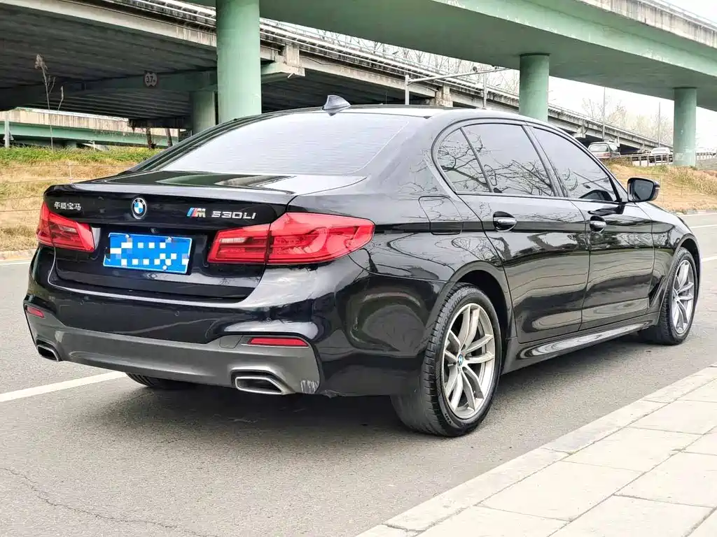 BMW 5 Series — фото 5