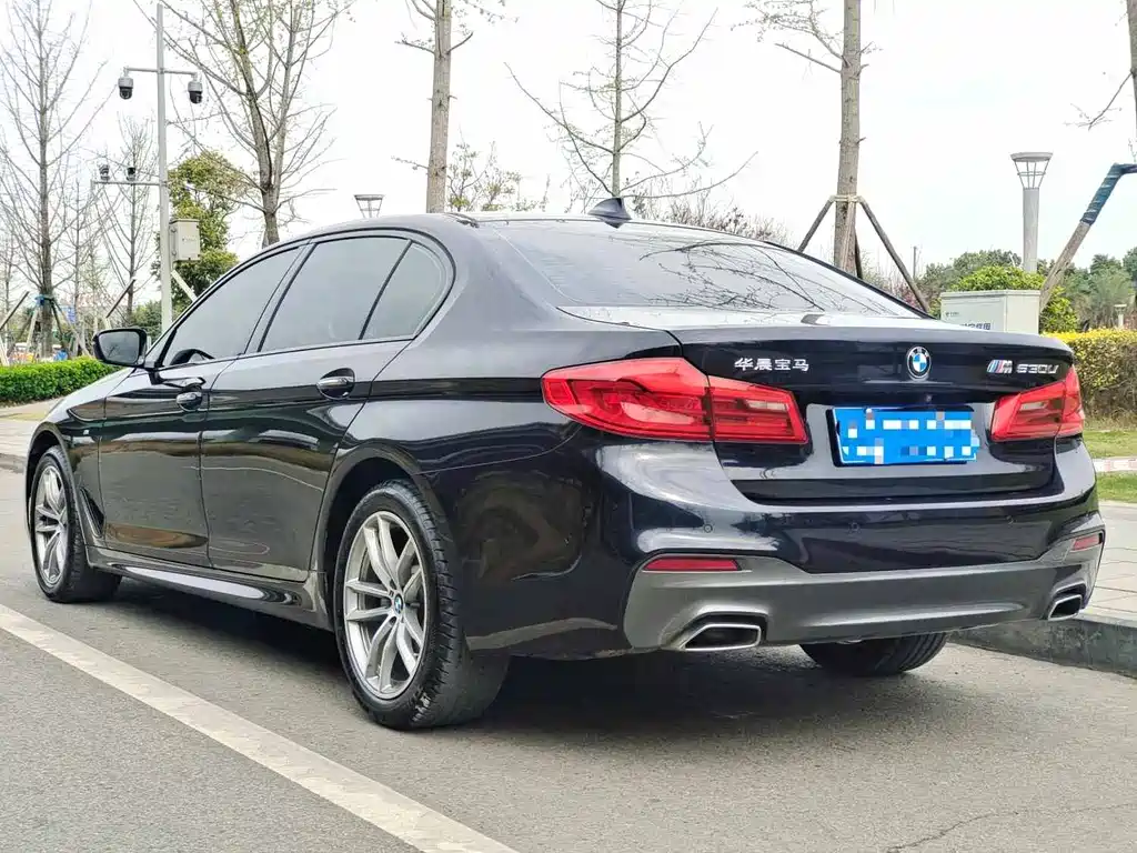 BMW 5 Series — фото 6