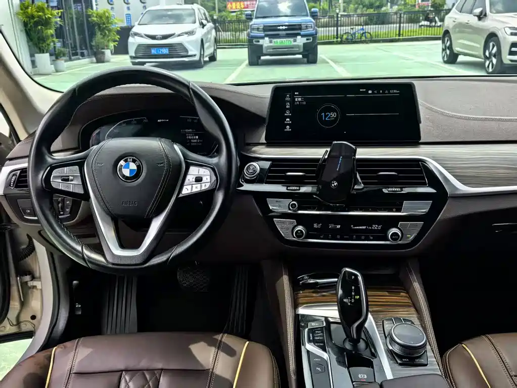 BMW 5 Series New Energy — фото 6