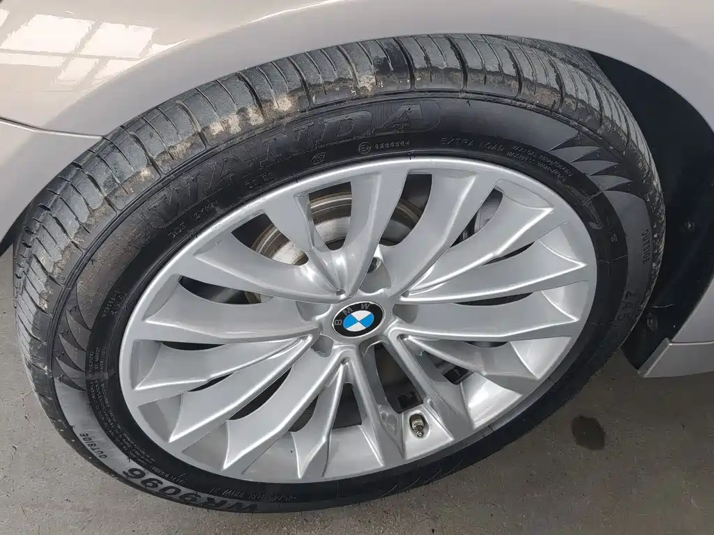 BMW 5 Series New Energy — фото 8