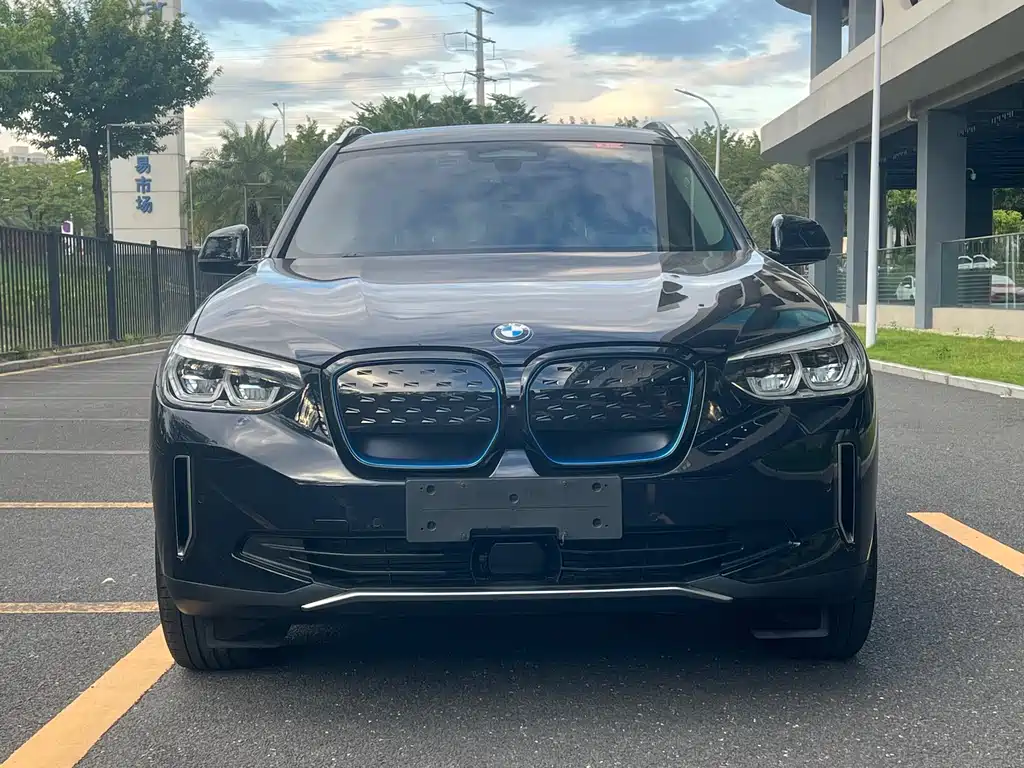 BMW iX3 — фото 3