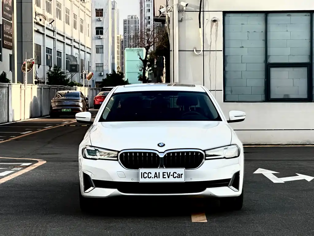 BMW 5 Series — фото 2