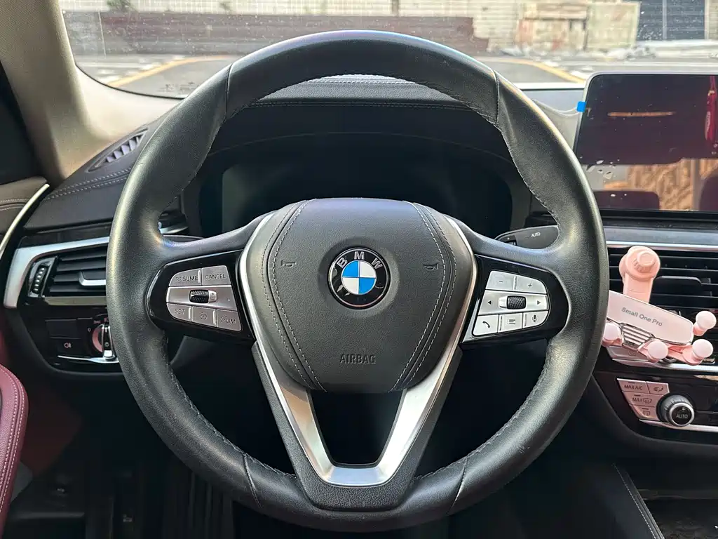 BMW 5 Series — фото 10
