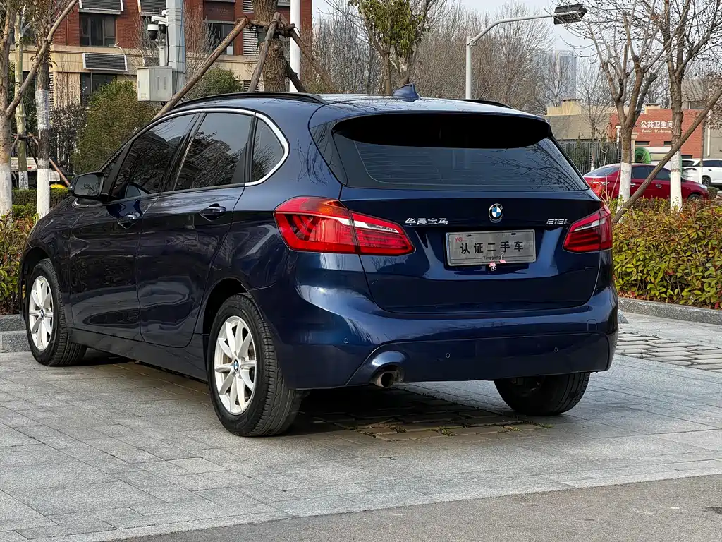 BMW 2 Series Active Tourer — фото 10