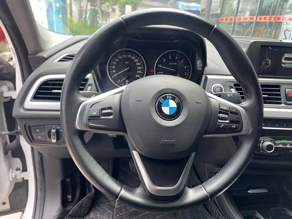 BMW 1 Series — фото 9