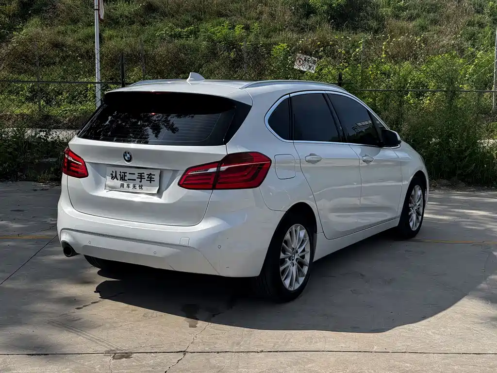 BMW 2 Series Active Tourer — фото 5