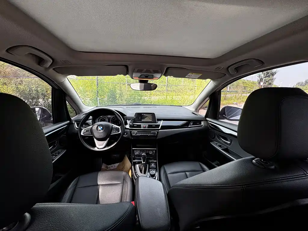 BMW 2 Series Active Tourer — фото 7