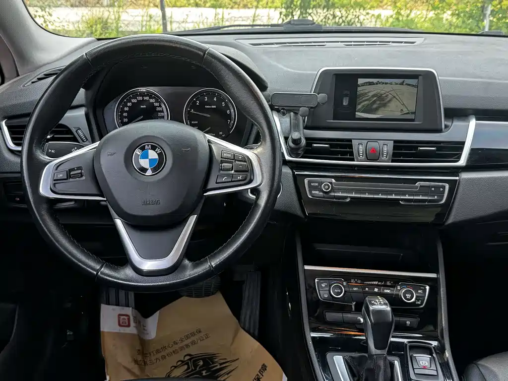 BMW 2 Series Active Tourer — фото 10