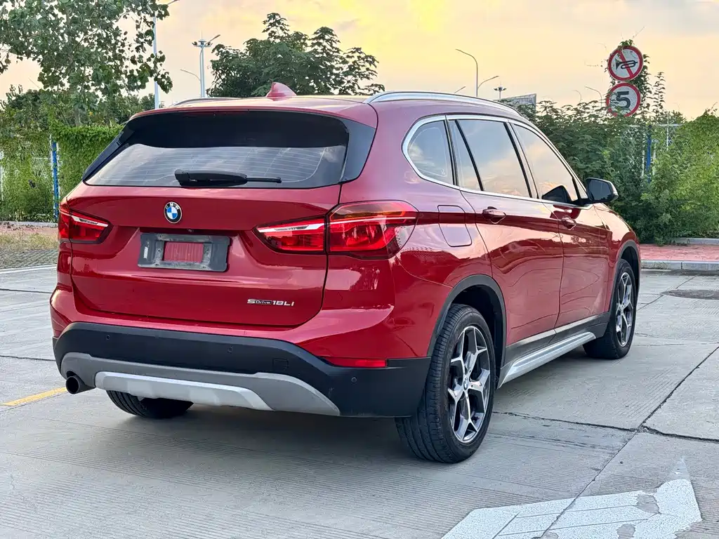 BMW X1 — фото 5