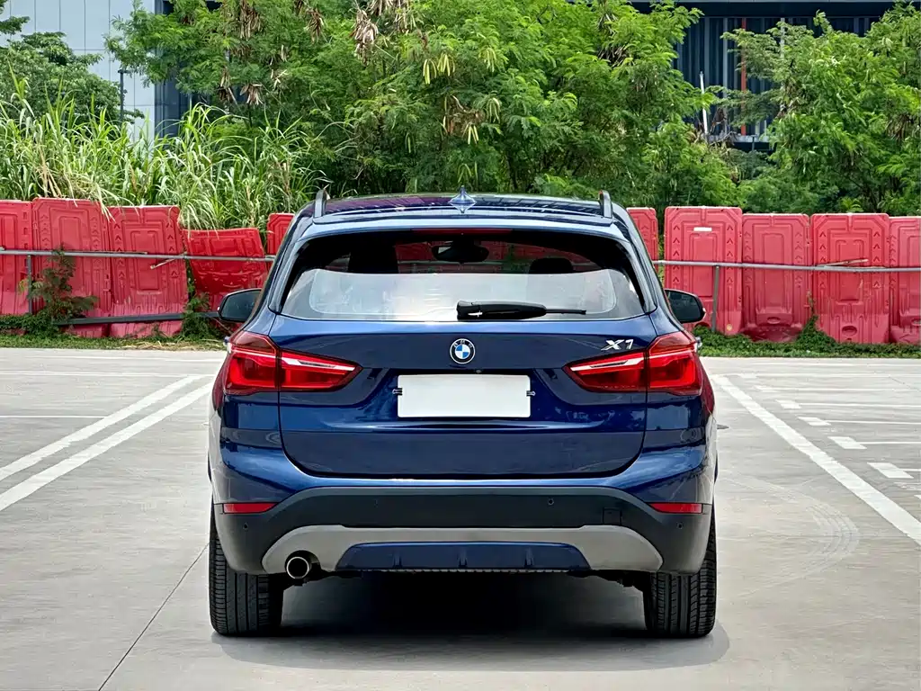 BMW X1 — фото 5