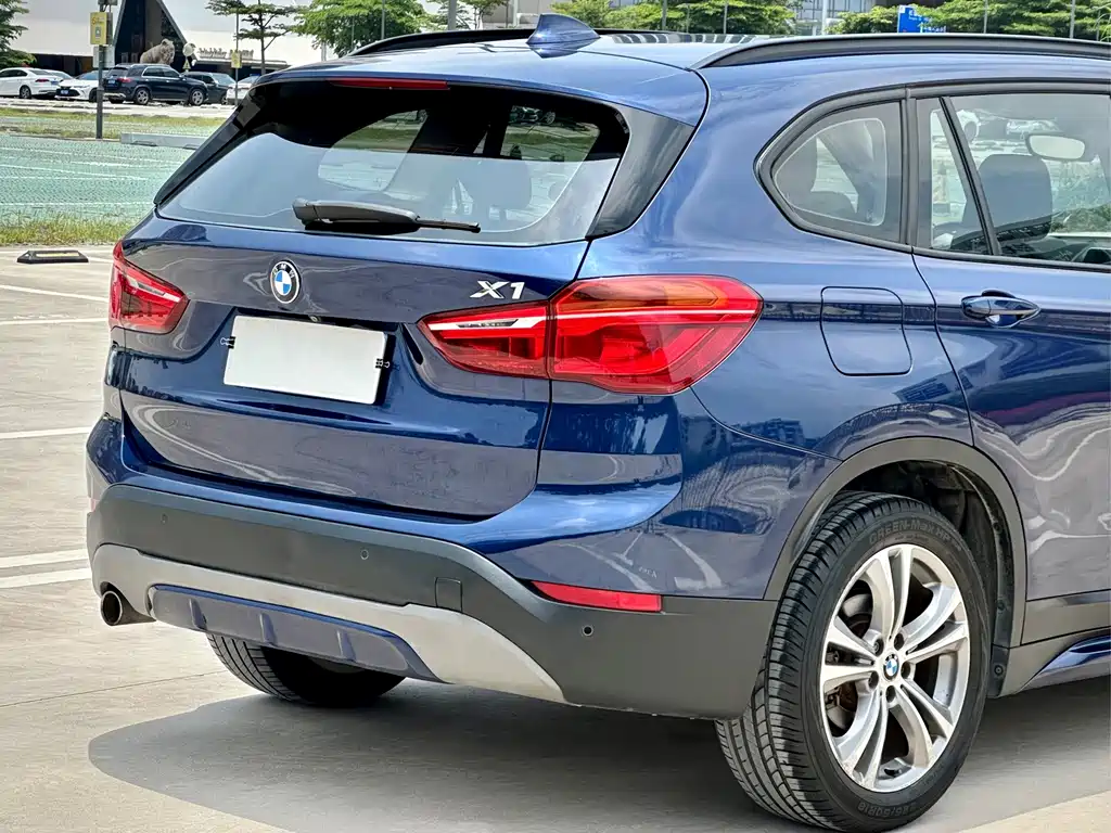 BMW X1 — фото 9