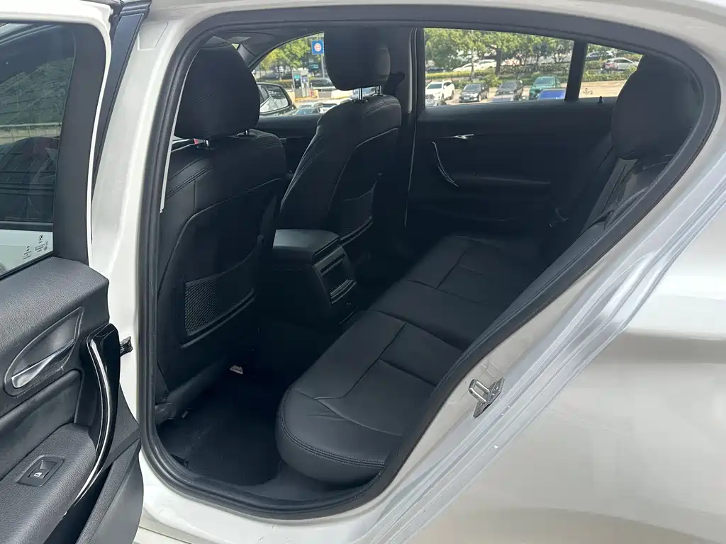 BMW 1 Series (Import) — фото 13