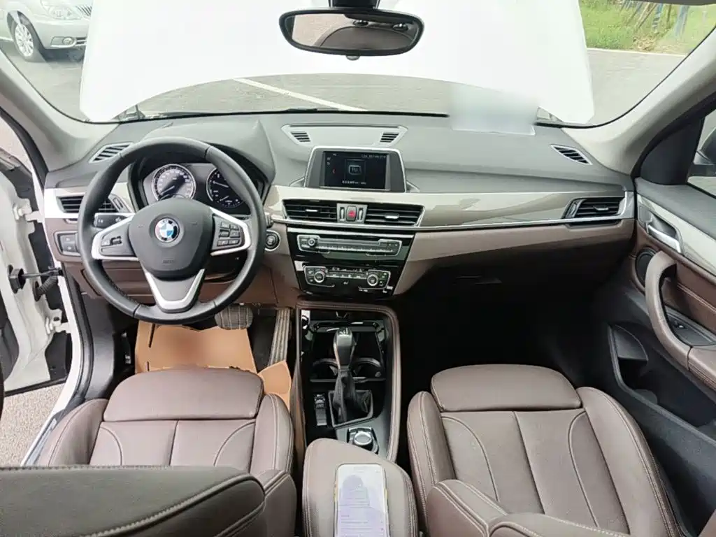 BMW X1 — фото 10