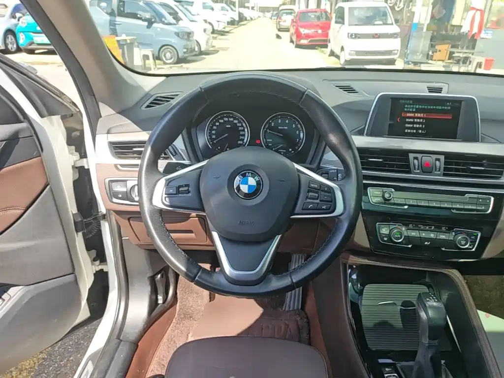 BMW X1 — фото 11