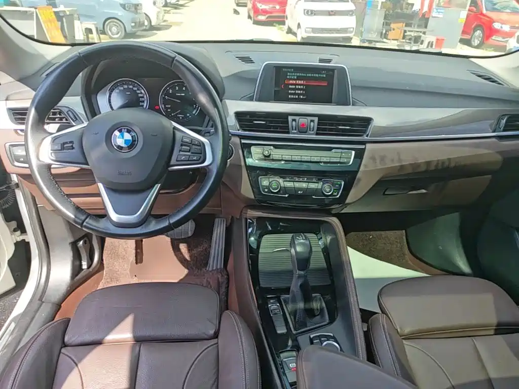 BMW X1 — фото 10