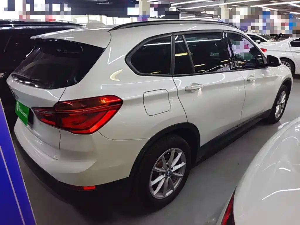 BMW X1 — фото 7