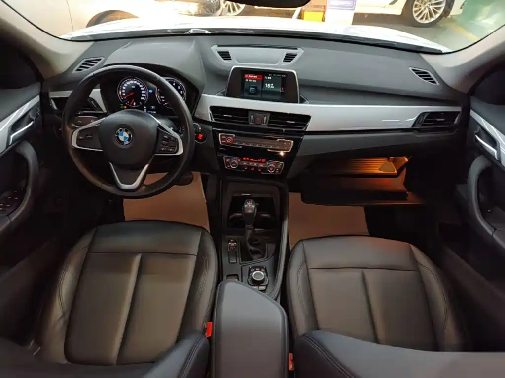 BMW X1 — фото 10