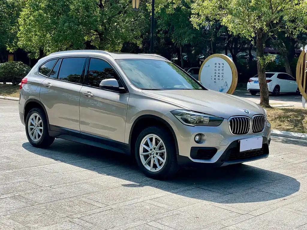 BMW X1 — фото 13