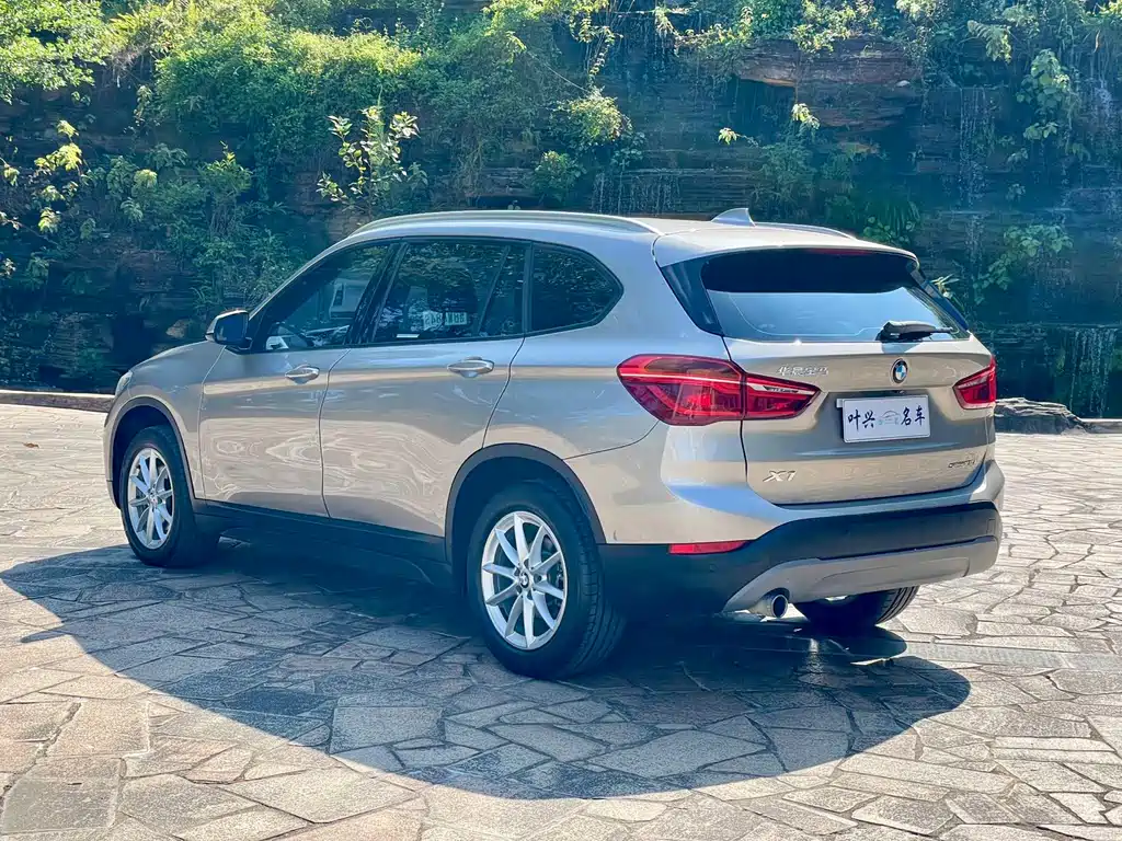 BMW X1 — фото 10