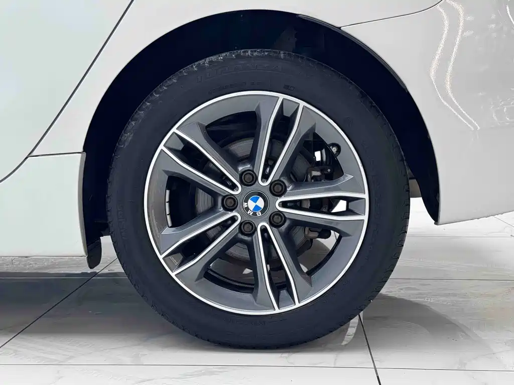 BMW 2 Series Active Tourer — фото 6