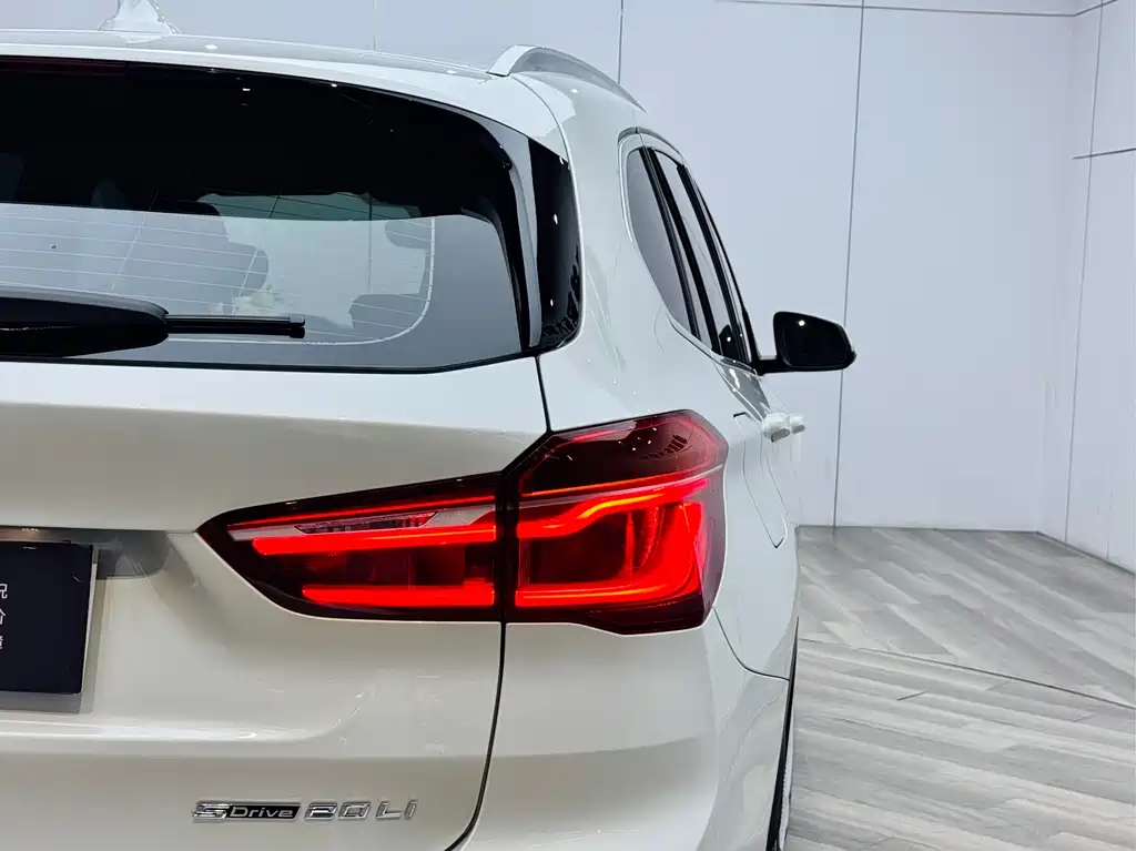 BMW X1 — фото 29