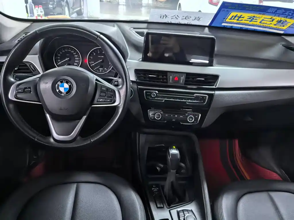 BMW X1 — фото 11