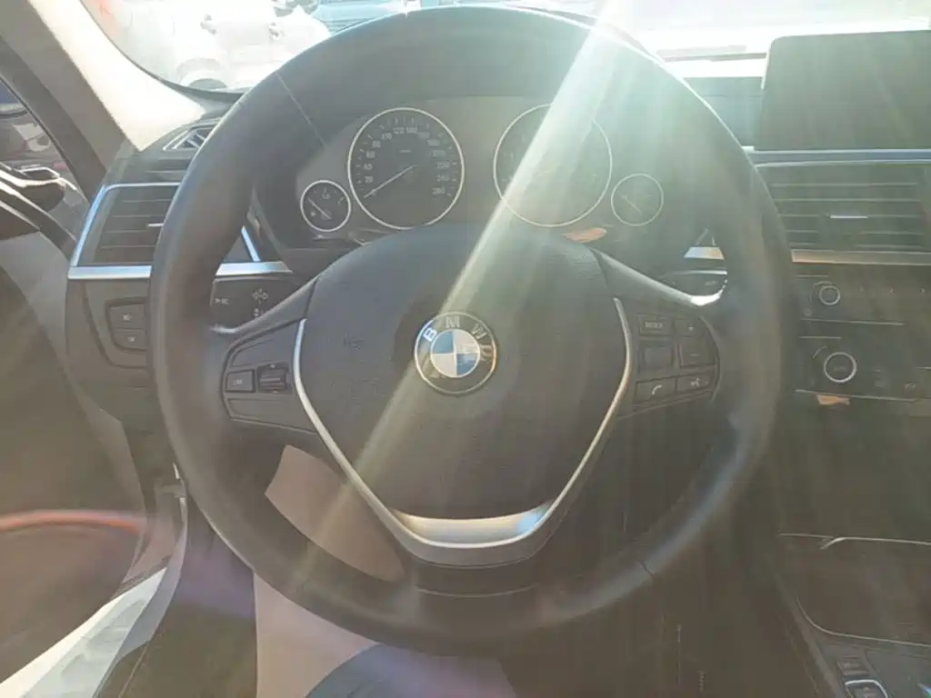 BMW 3 Series — фото 11