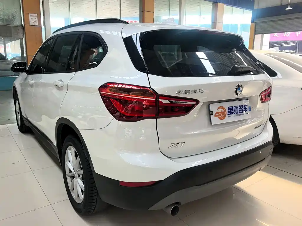 BMW X1 — фото 13