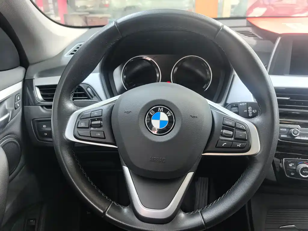 BMW X1 — фото 10