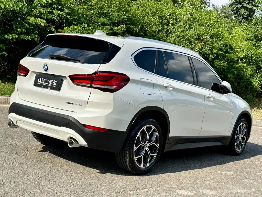 BMW X1 — фото 7
