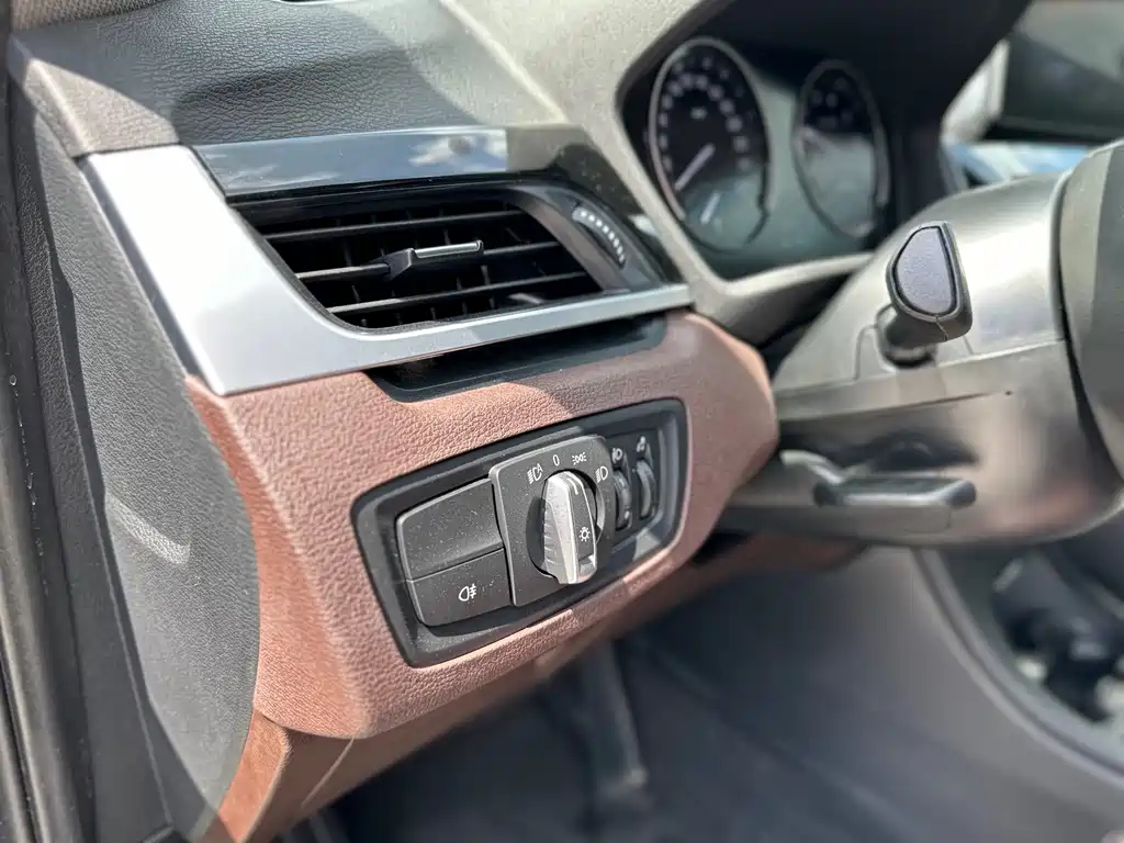 BMW X1 — фото 11