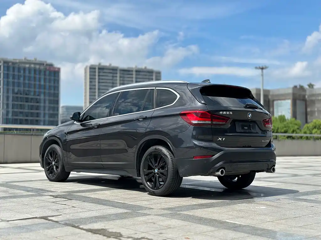BMW X1 — фото 5