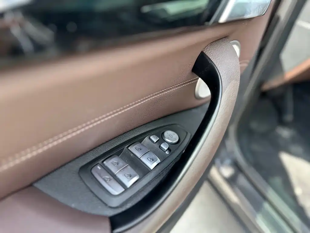 BMW X1 — фото 10