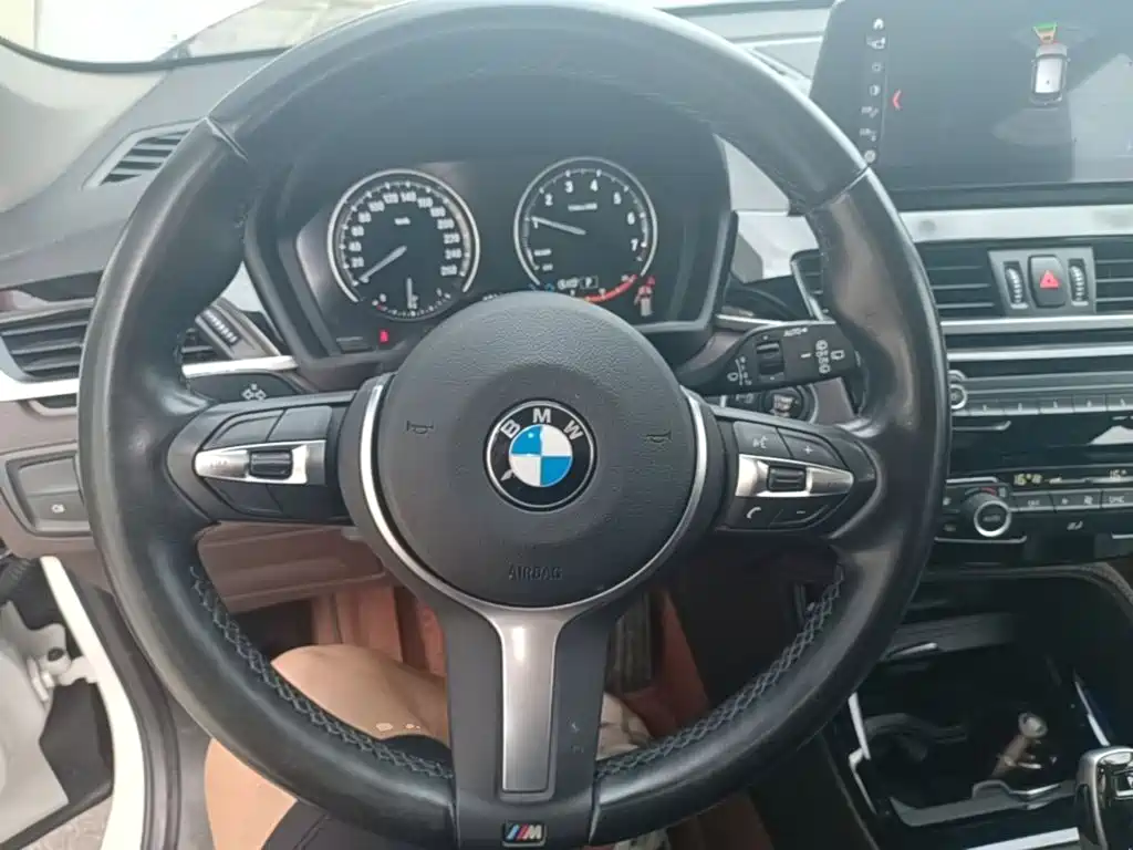 BMW X1 — фото 11